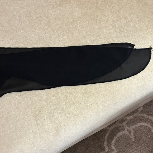 Elegant Black Women's Sarong - Picture 2 of 6